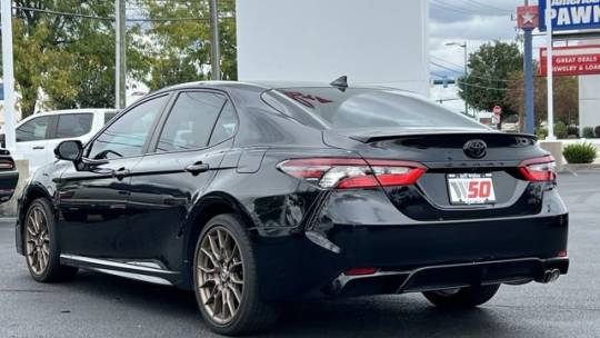 2023 toyota camry se