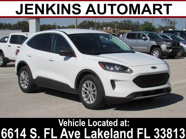 2022 ford escape se