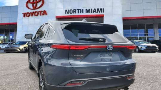 2023 toyota venza le