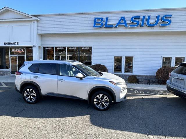 2022 nissan rogue sv