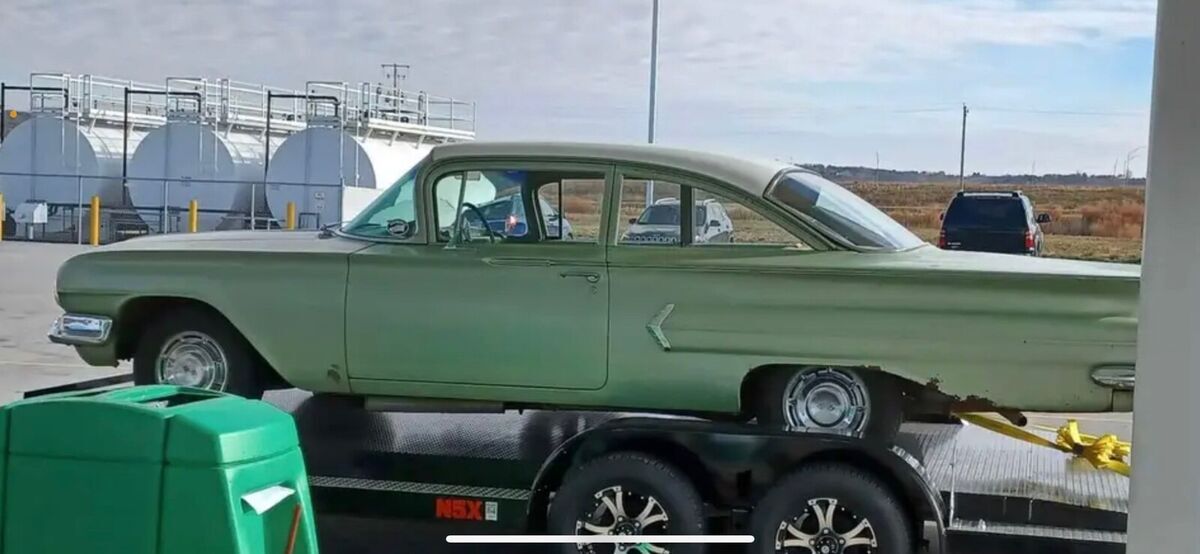 1960 chevrolet biscayne coupe green rwd manual base