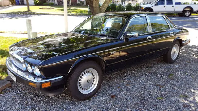 xj6 vanden plas original condition !