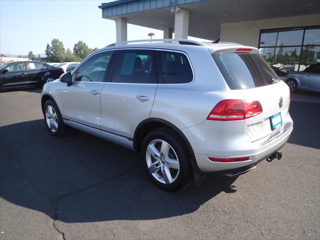 2011 volkswagen touareg vr6 lux