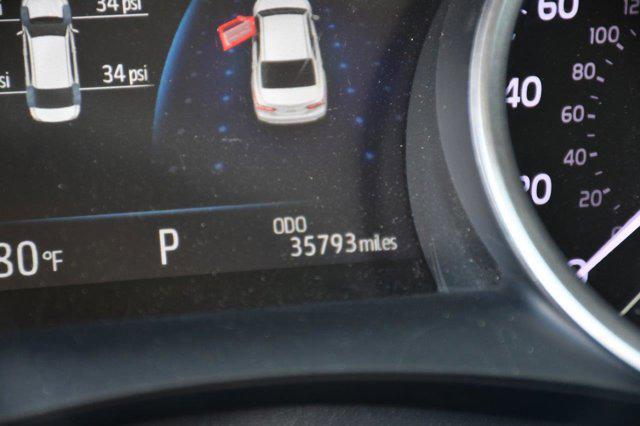 2022 toyota camry hybrid xle