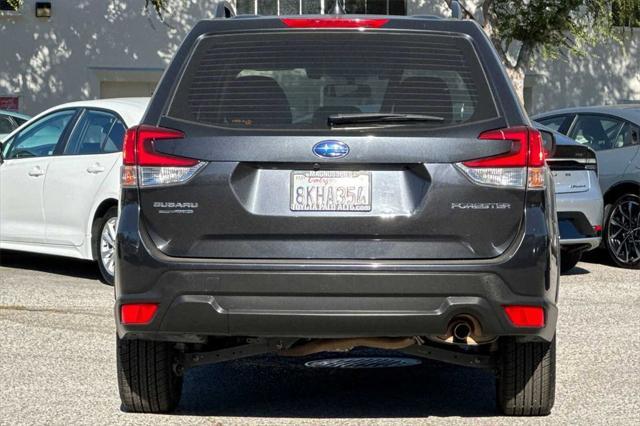2019 subaru forester base