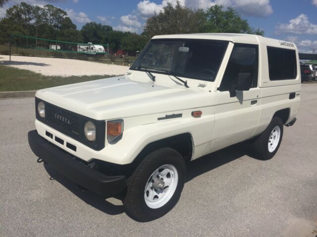 1989 toyota land cruiser bj73 3.4l 3b diesel engene. 4x4 5 sp. manual