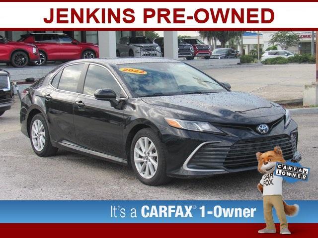 2022 toyota camry le