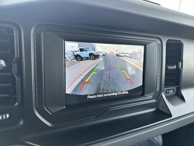 2022 ford bronco base