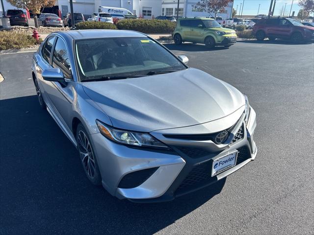2019 toyota camry se