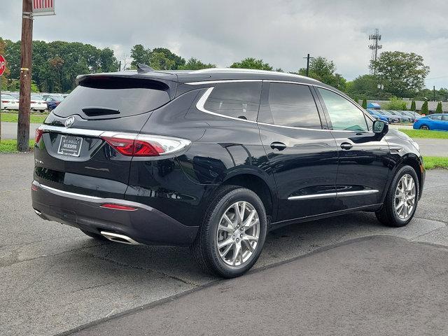 2022 buick enclave essence