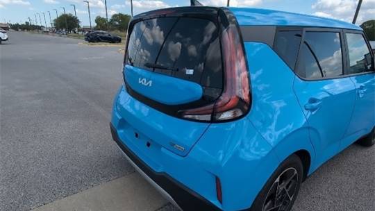 2023 kia soul ex