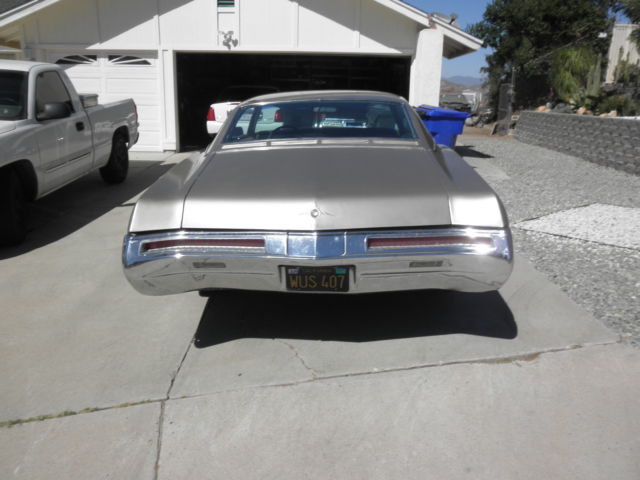 1968 buick riviera original california car bucket seats/console runs great