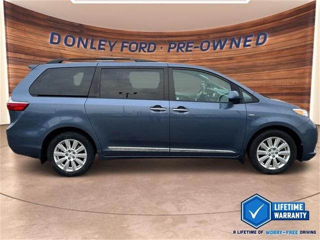 2017 toyota sienna xle
