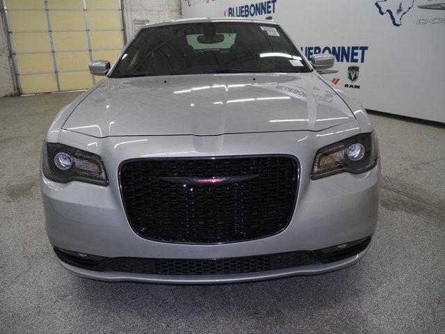 2023 chrysler 300 s