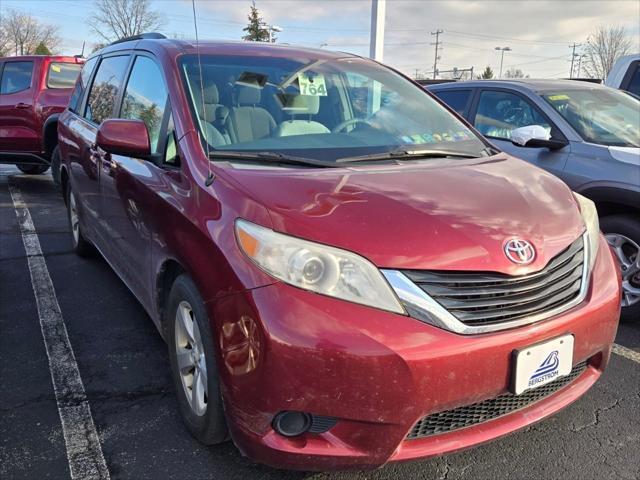 2012 toyota sienna le