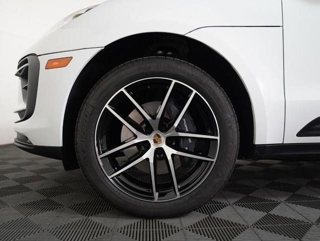 2024 porsche macan base
