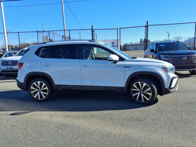 2022 volkswagen taos 1.5t se