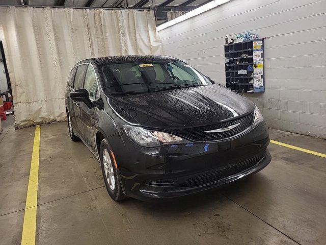 2024 chrysler voyager lx