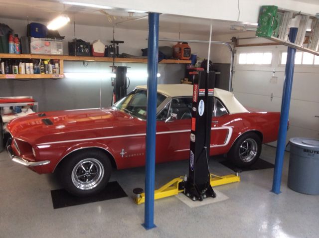 1968 ford mustang base convertible 2-door 5.0l