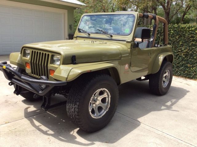 rare restored 1993 jeep wrangler sahara canadian ed. "land rover" style interior