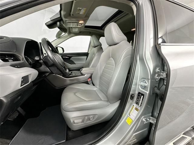 2021 toyota highlander xle