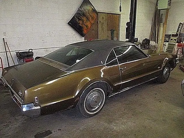 1969 oldsmobile toronado 46,748 mi actual( barn find)