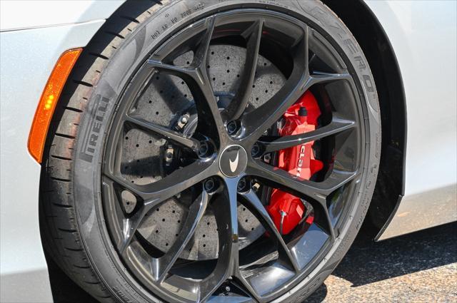 2023 mclaren artura coupe