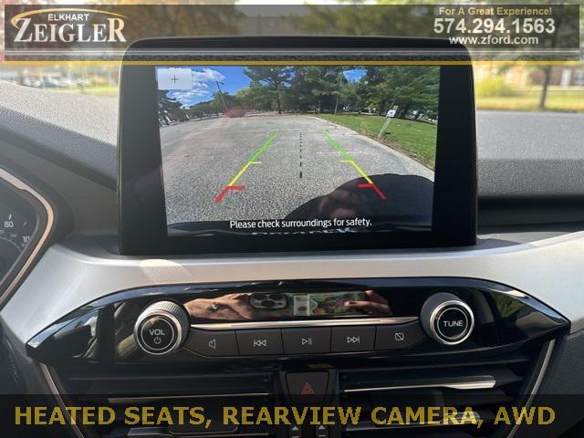 2022 ford escape se