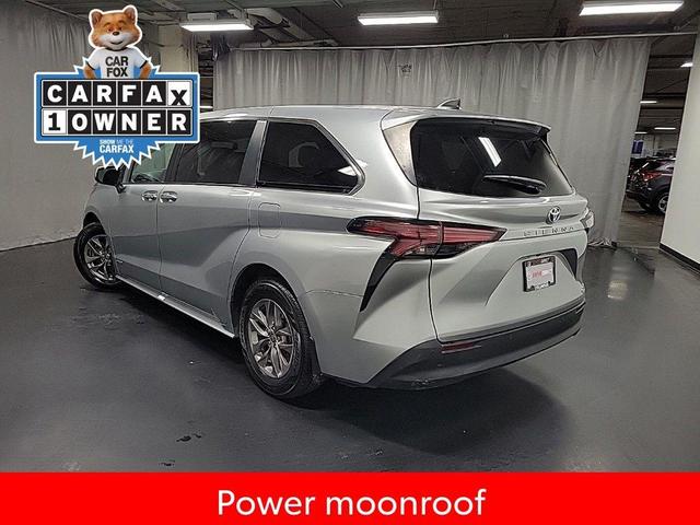 2021 toyota sienna xle