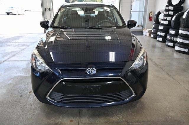2017 toyota yaris ia base
