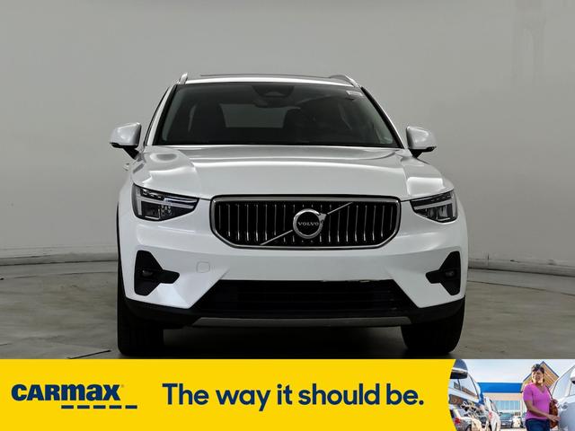 2023 volvo xc40 b5 plus bright theme