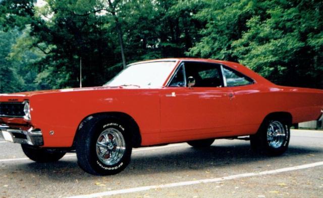 1968 road runner, torch red, blk int. 440 ci 4spd trans, craiger wheels,32,000mi