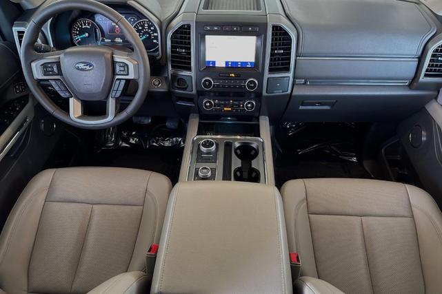 2021 ford expedition xlt