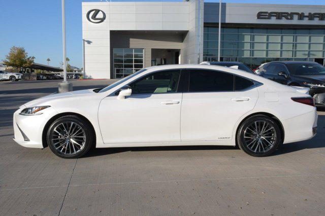 2022 lexus es 300h base