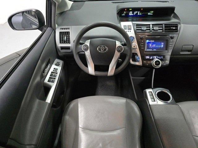 2013 toyota prius v two