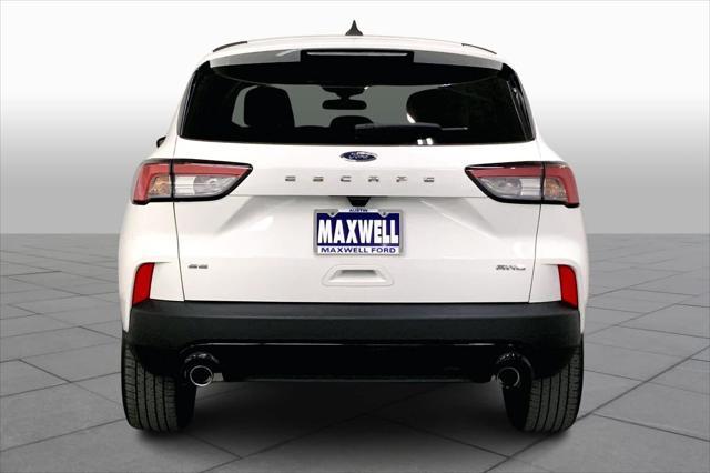 2021 ford escape se
