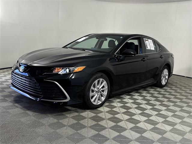 2023 toyota camry le