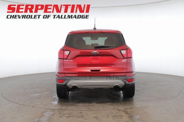 2019 ford escape se