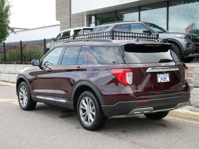2022 ford explorer xlt