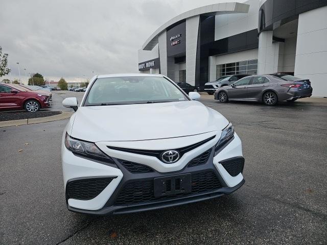 2021 toyota camry se