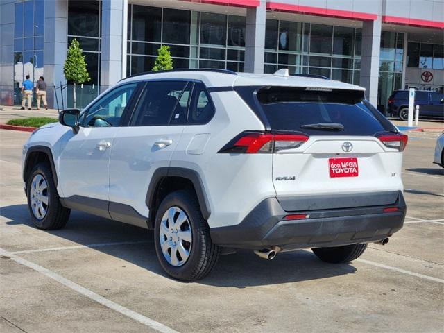 2021 toyota rav4 le
