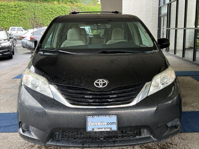 2014 toyota sienna le