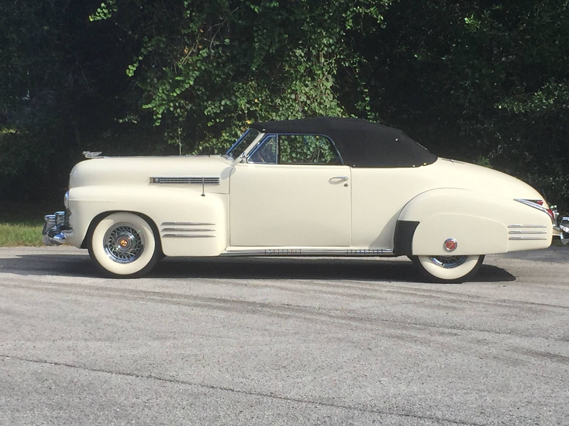 1941 cadillac series 62 deluxe convertible coupe