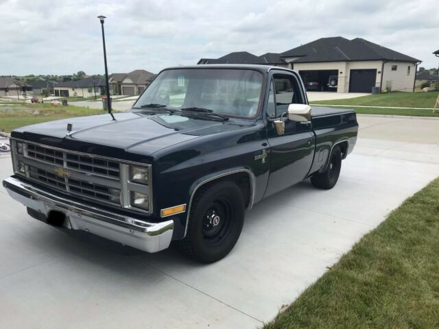 86 chevy short-box 1/2 ton pickup