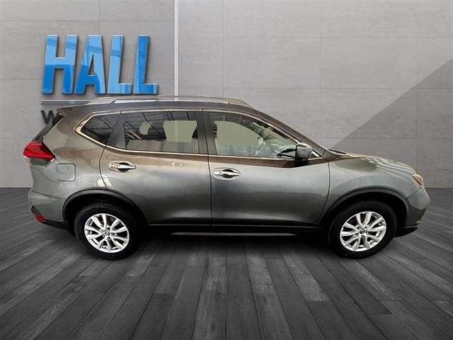 2017 nissan rogue sv