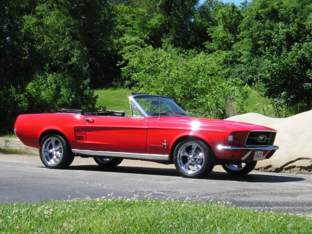 beautiful 1967 ford mustang convertible c - code! triple chrome mags! must see!