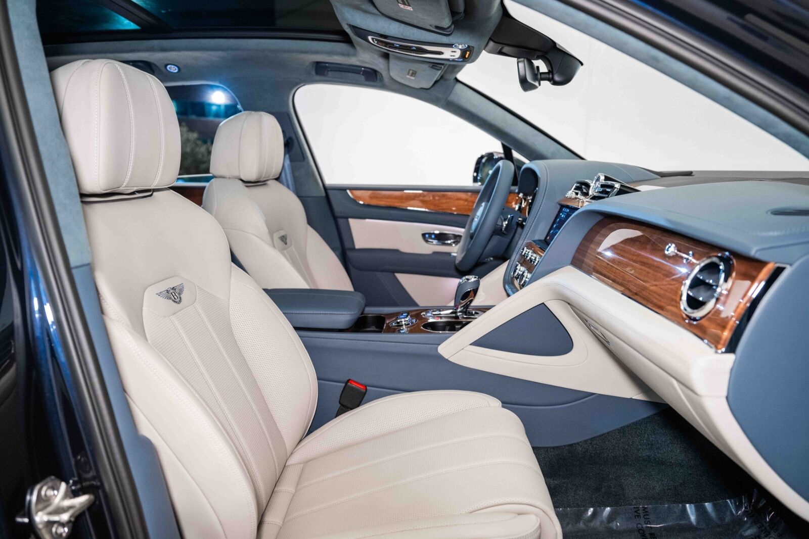 2024 bentley bentayga v8