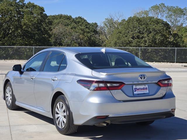 2023 toyota camry le