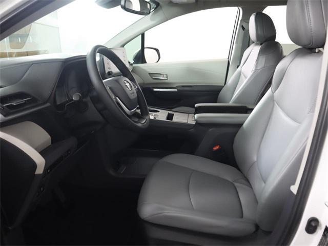 2022 toyota sienna xle 7 passenger