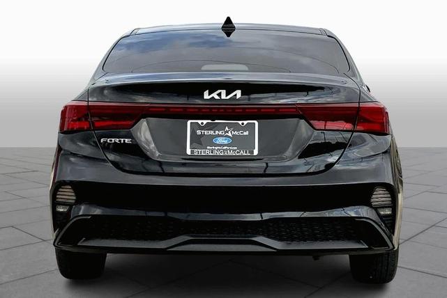2023 kia forte lxs